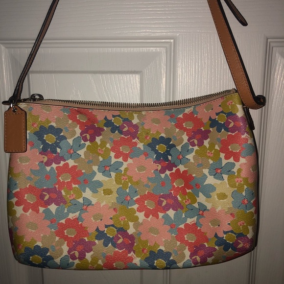 Coach  pastel multi colored  flowers crossbody - Picture 3 of 3